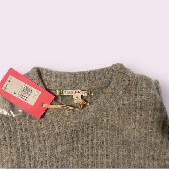 Women’s Medium Chelsea & Violet Soft Gray Sweater - Picture 5 of 5